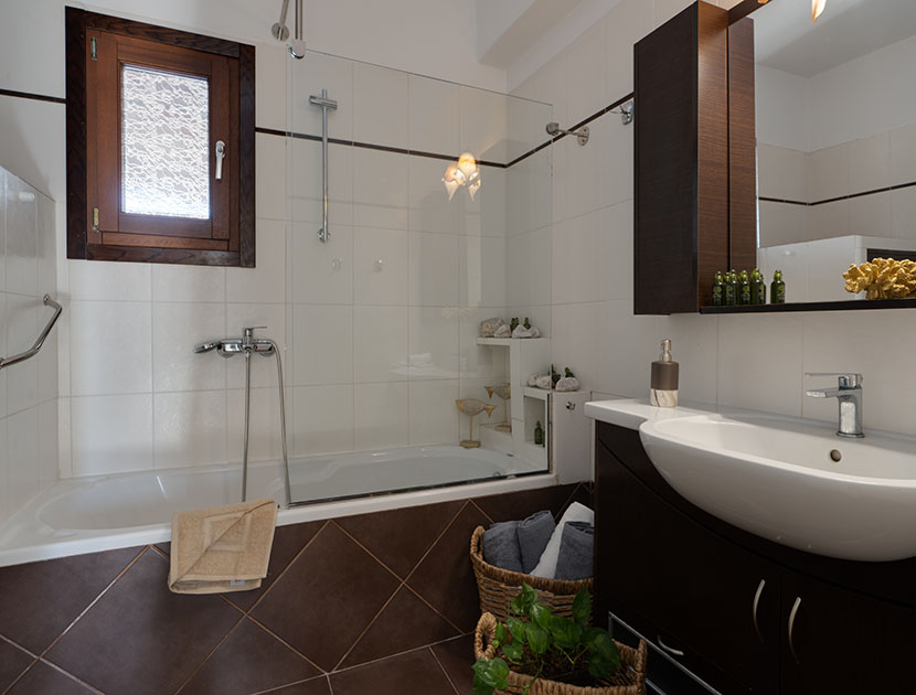 Main bathroom at Echo Villa in Santorini